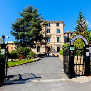 villa-levi.hotelitalianriviera.com/
