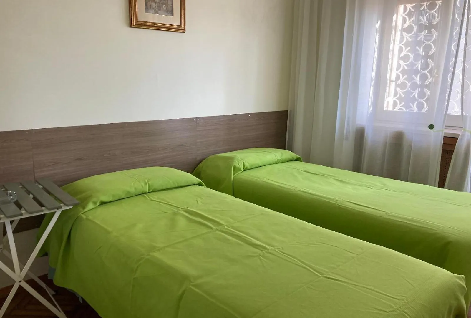 Le Mille E Una Notte Rom Pensionat